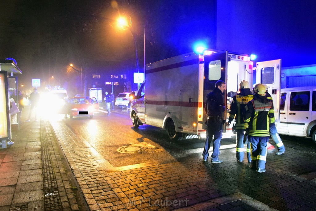 VU Fussgaengerin angefahren Koeln Vingst Oranienstr P21.JPG - Miklos Laubert